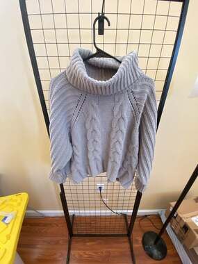 Moon & Madison Grey Chunky Cable Knit Turtleneck Pullover Sweater Size S